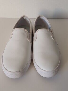 LACOSTE Gazon BL White Slip-on Tennis Shoes / Sneakers Size 5